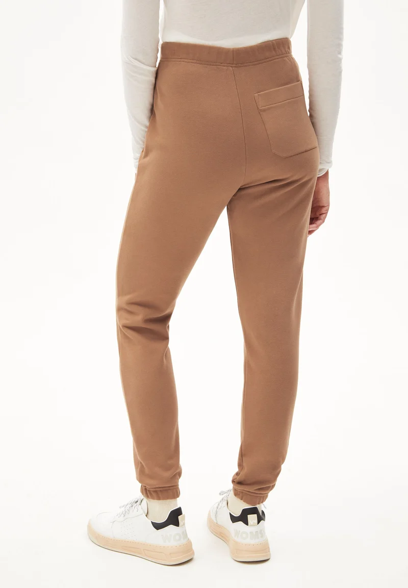 IVAA | cedar wood