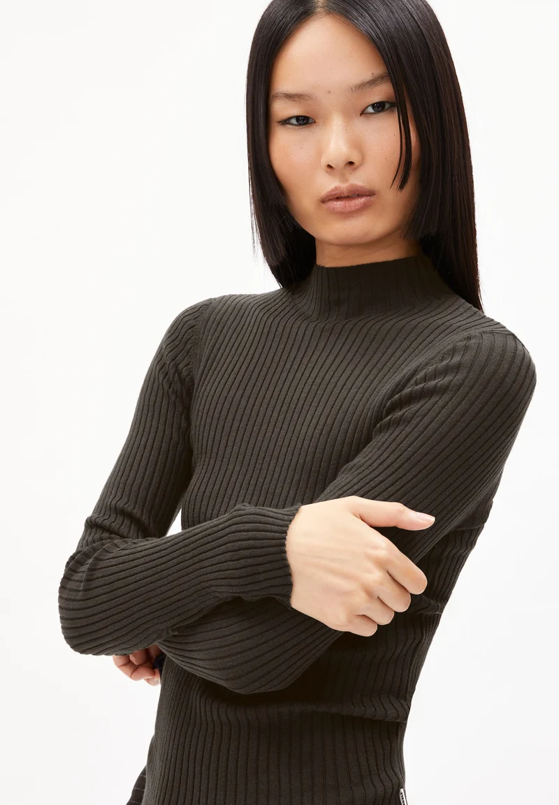 ALAANIA STRICKPULLOVER | coffee