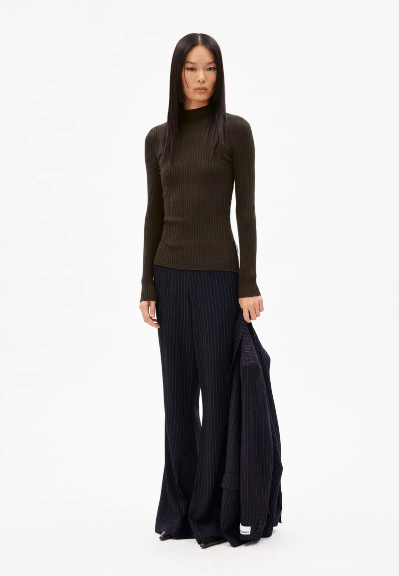 ALAANIA STRICKPULLOVER | coffee