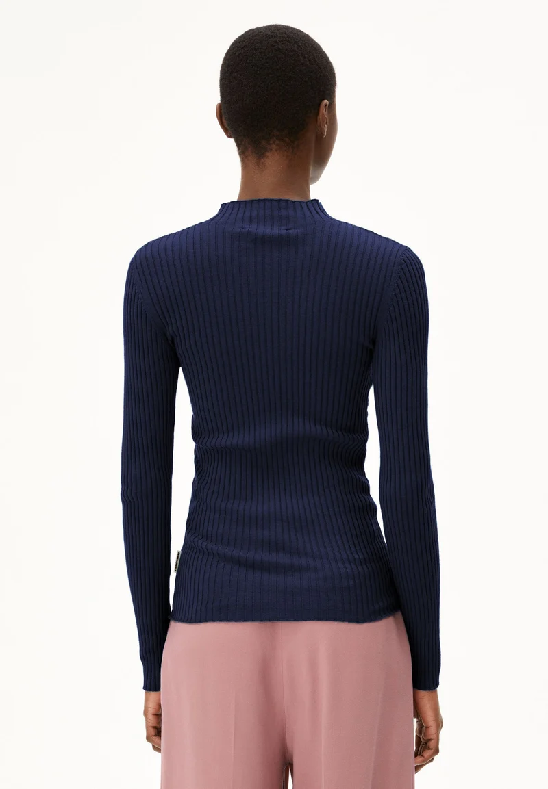 ALAANIA STRICKPULLOVER | tinted navy