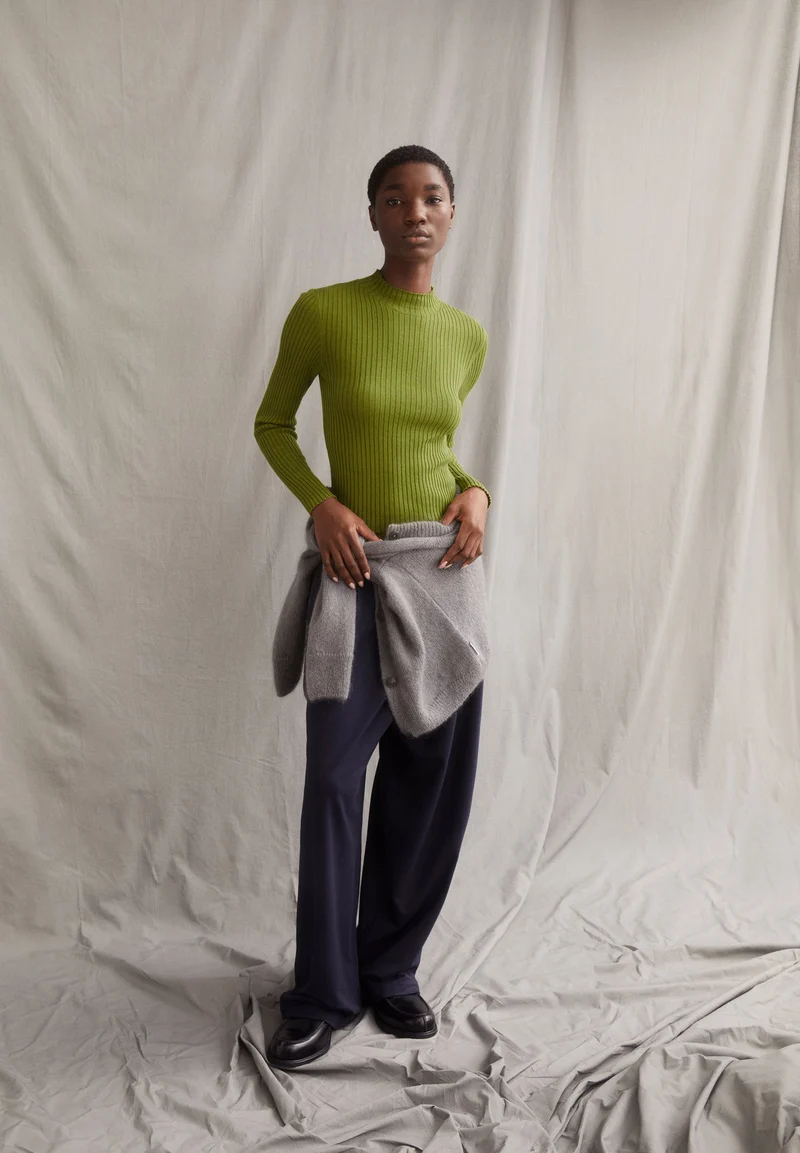 ALAANIA STRICKPULLOVER | dark moss
