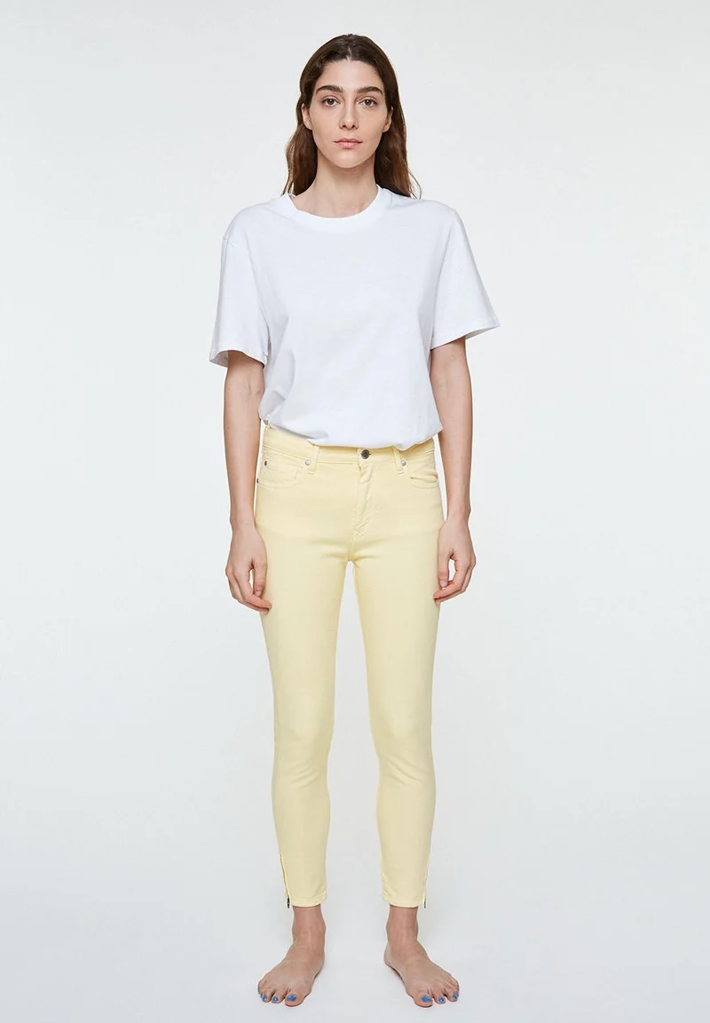 TILLAA CROPPED | vanilla