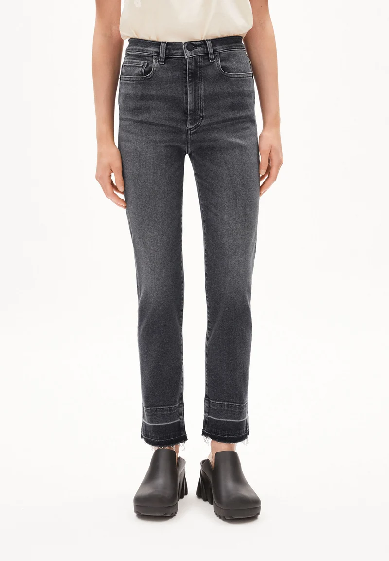LEJAANI X DETAIL | licorice