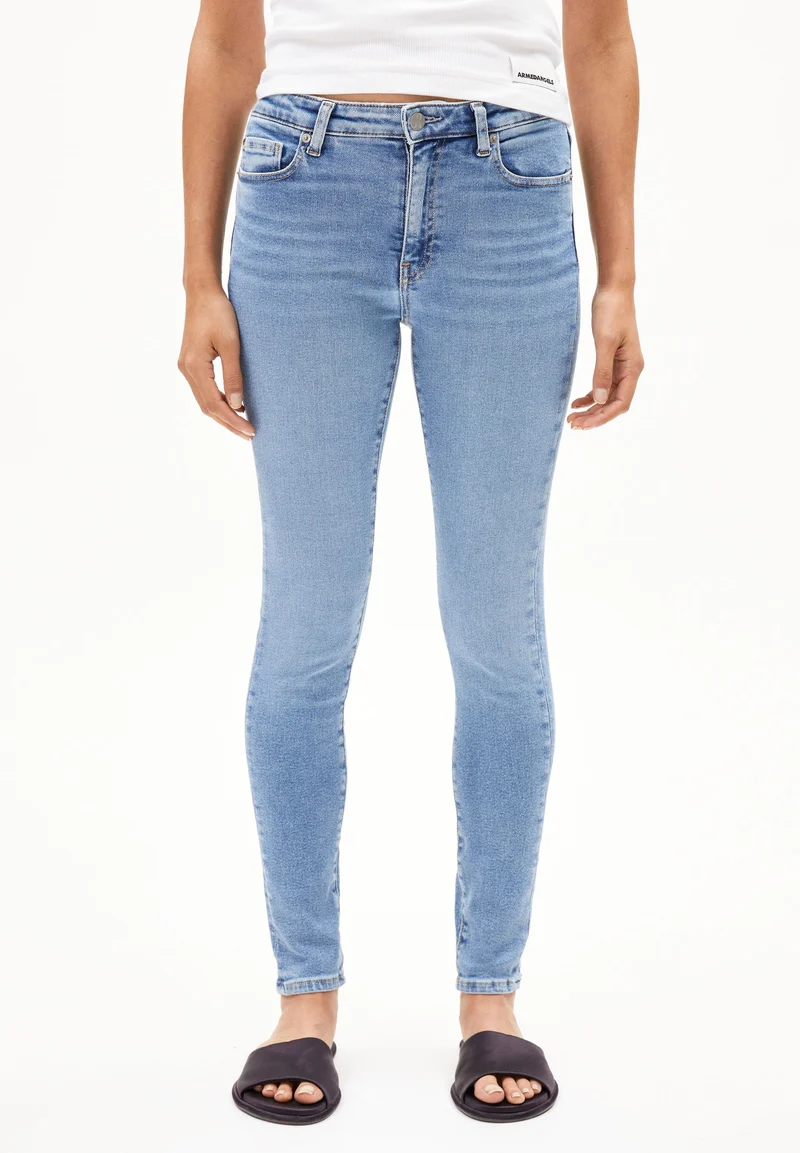 TILLAA MID WAIST SKINNY JEANS | dove