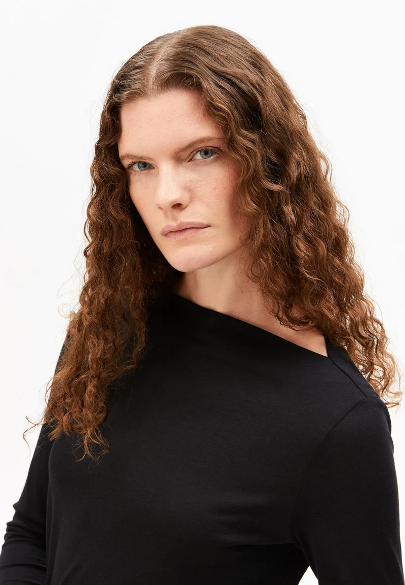 BOAT NECK LANGARMSHIRT | black