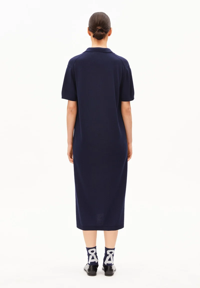 FEINSTRICK-POLOKLEID | tinted navy