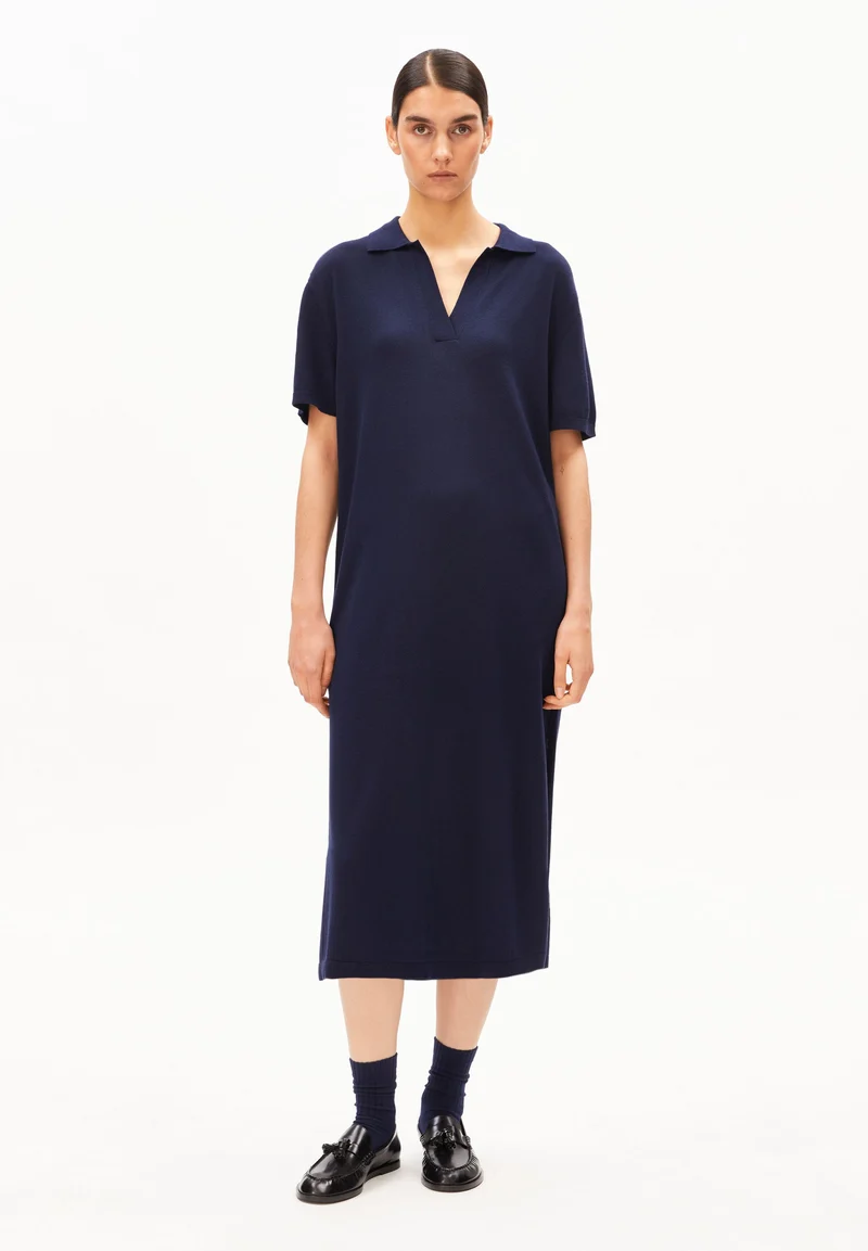 FEINSTRICK-POLOKLEID | tinted navy