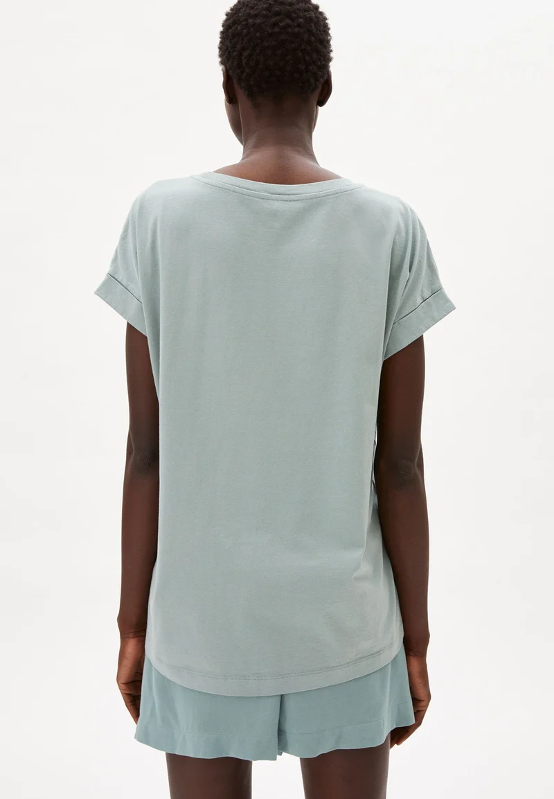 IDAARA T-SHIRT | eucalyptus green
