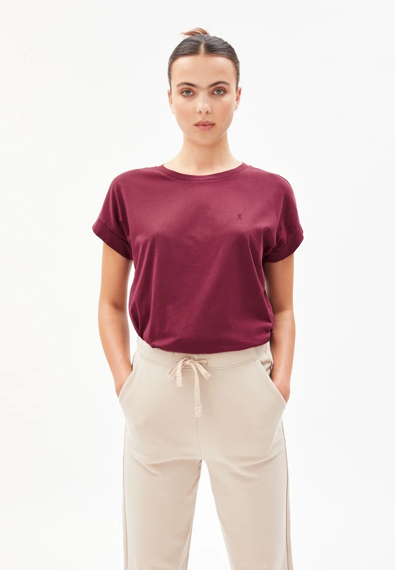IDAARA T-SHIRT | ruby red