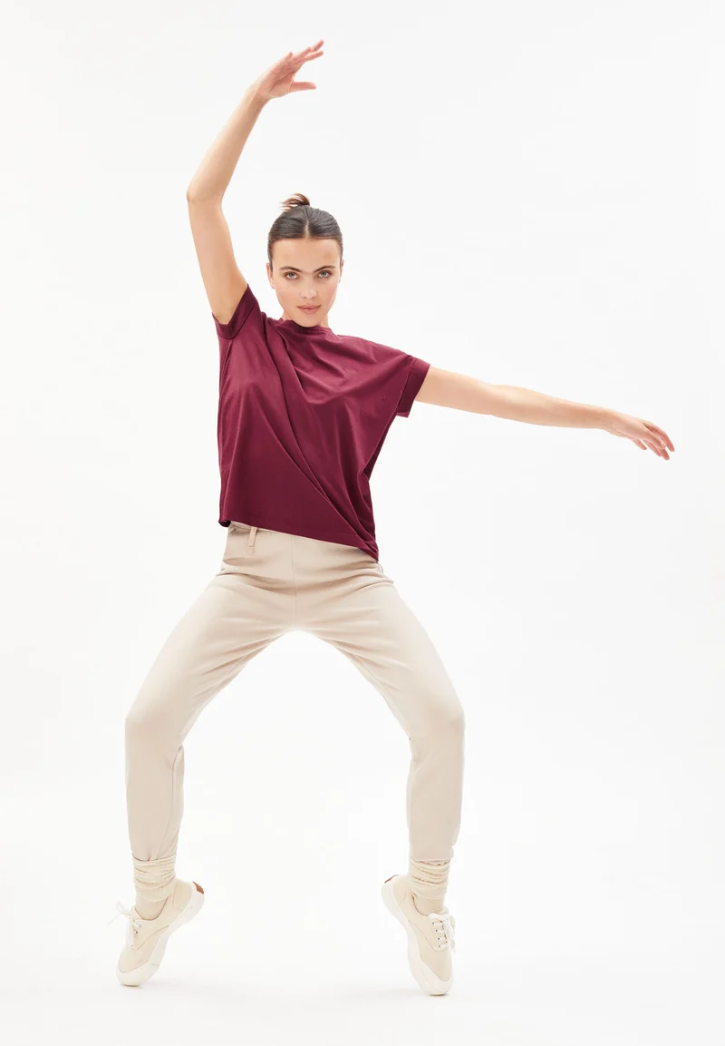 IDAARA T-SHIRT | ruby red