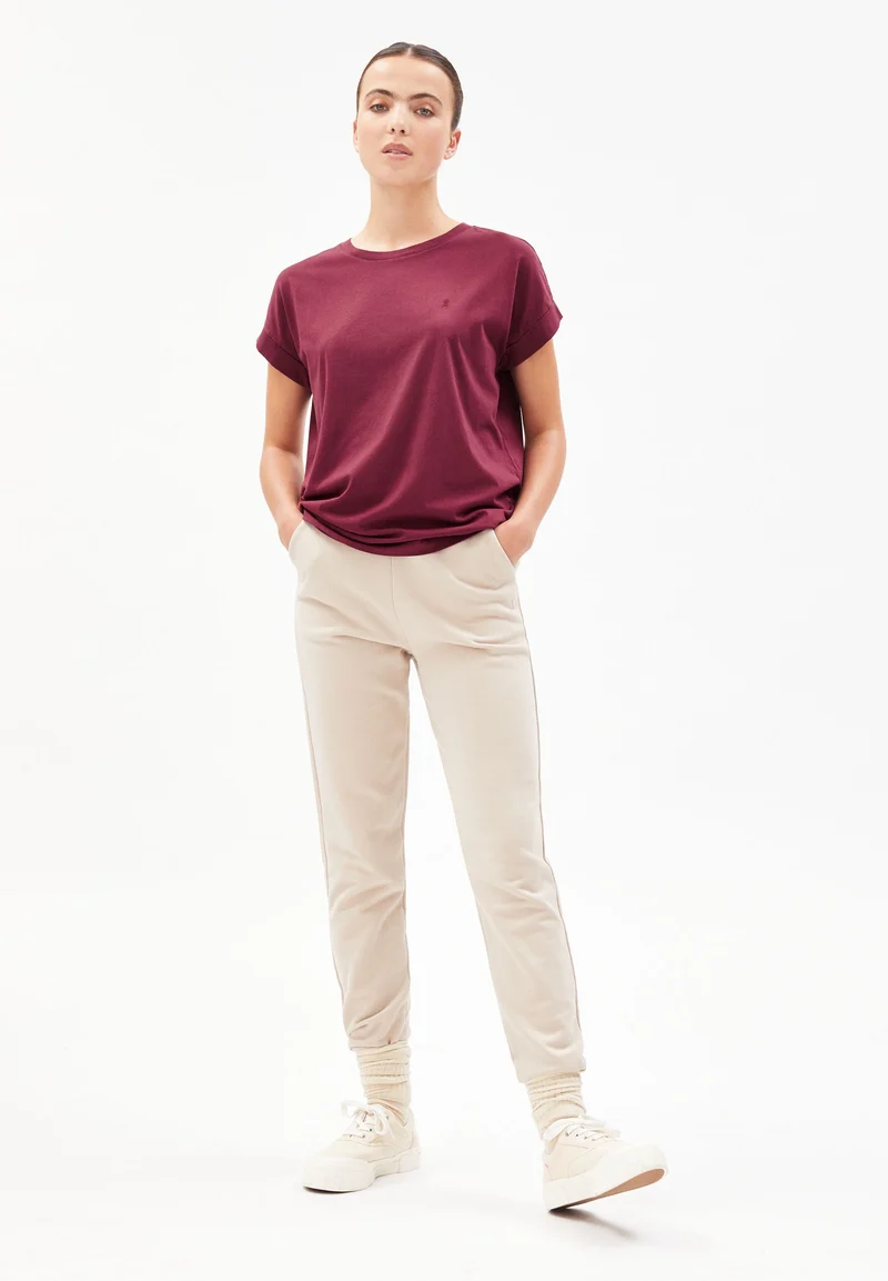IDAARA T-SHIRT | ruby red