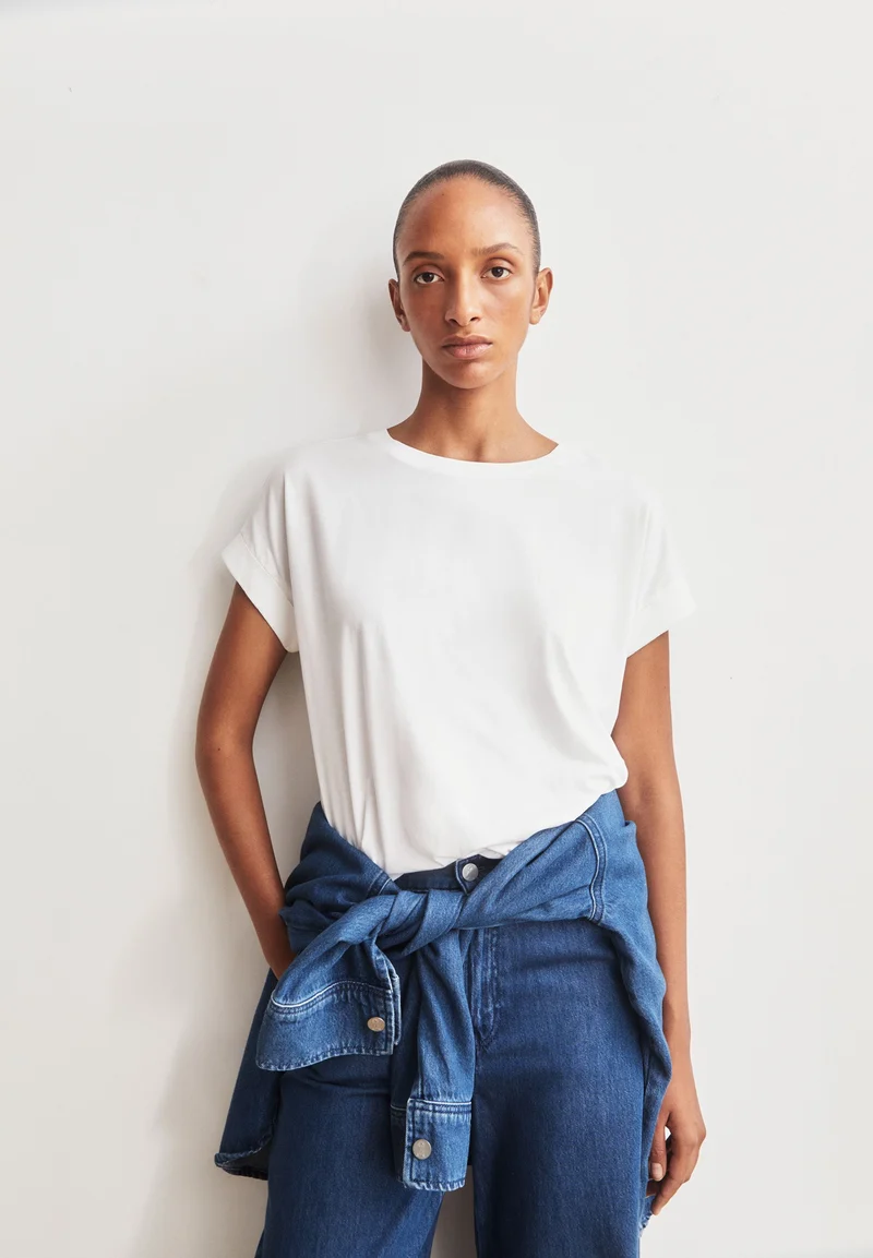 IDAARA T-SHIRT | white