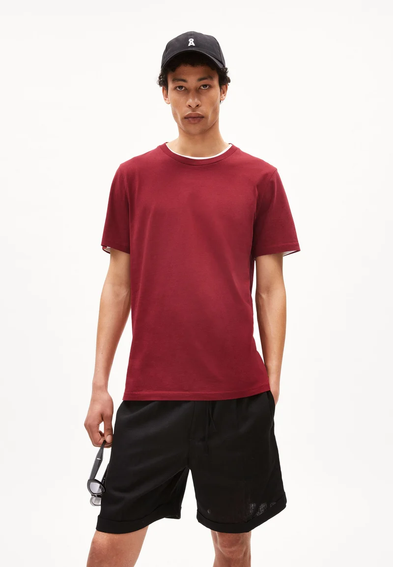 JAAMES T-SHIRT | dark crimson