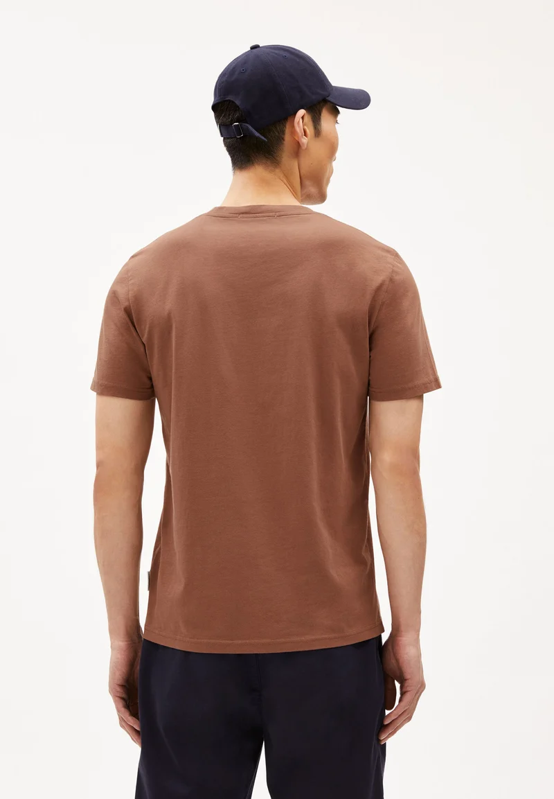 JAAMES T-SHIRT | nutshell