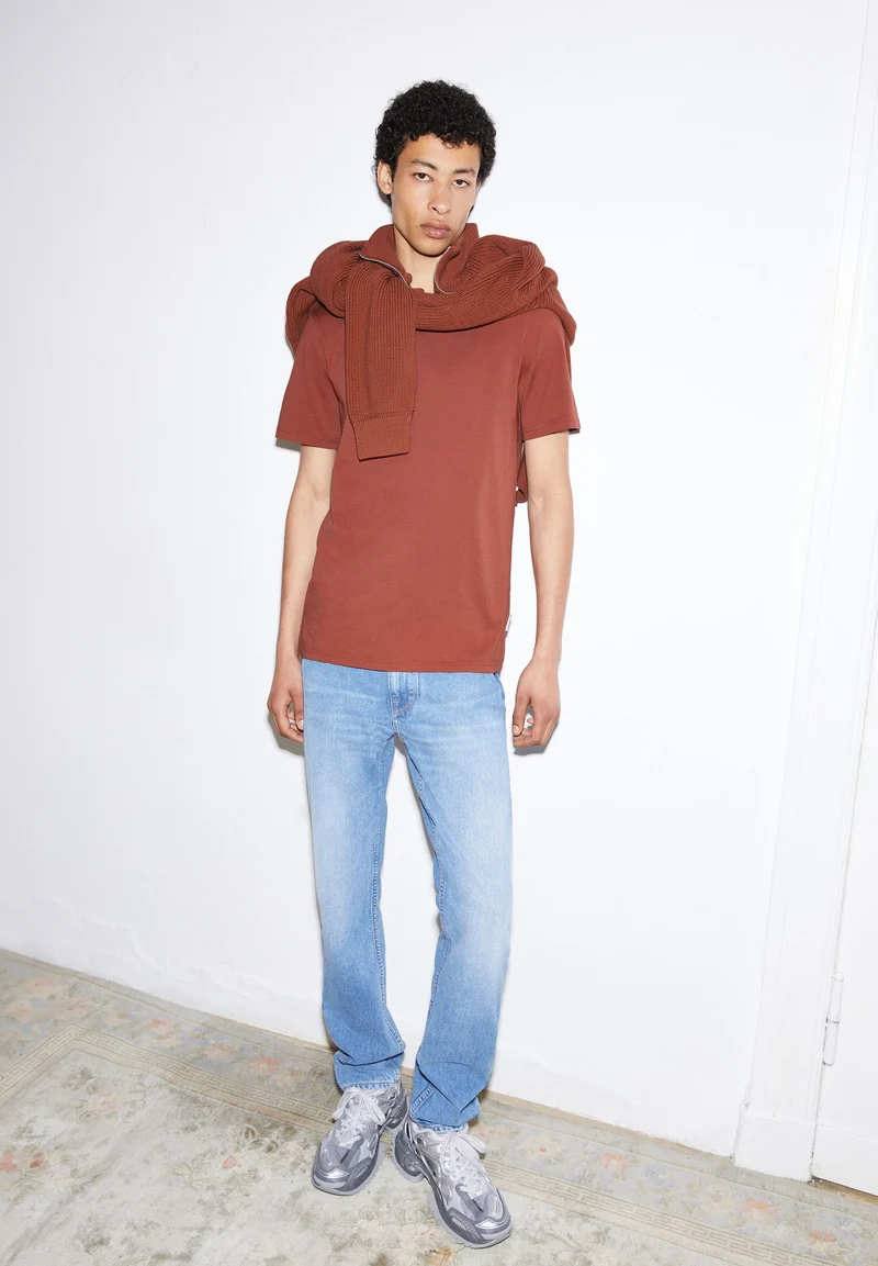 JAAMES T-SHIRT | dark amber