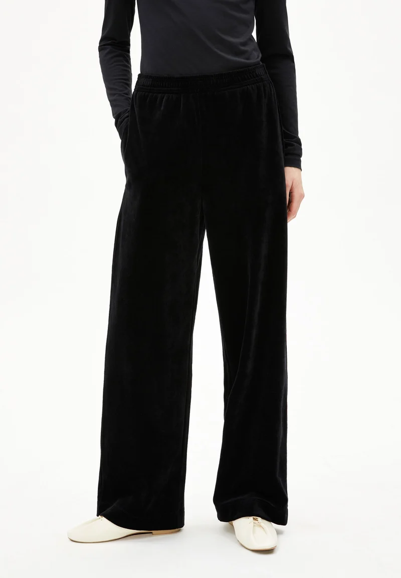 VATINAA VELVET | black