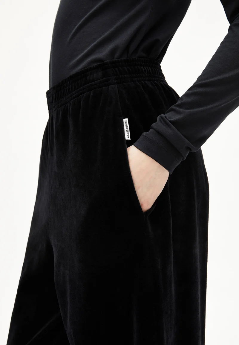 VATINAA VELVET | black