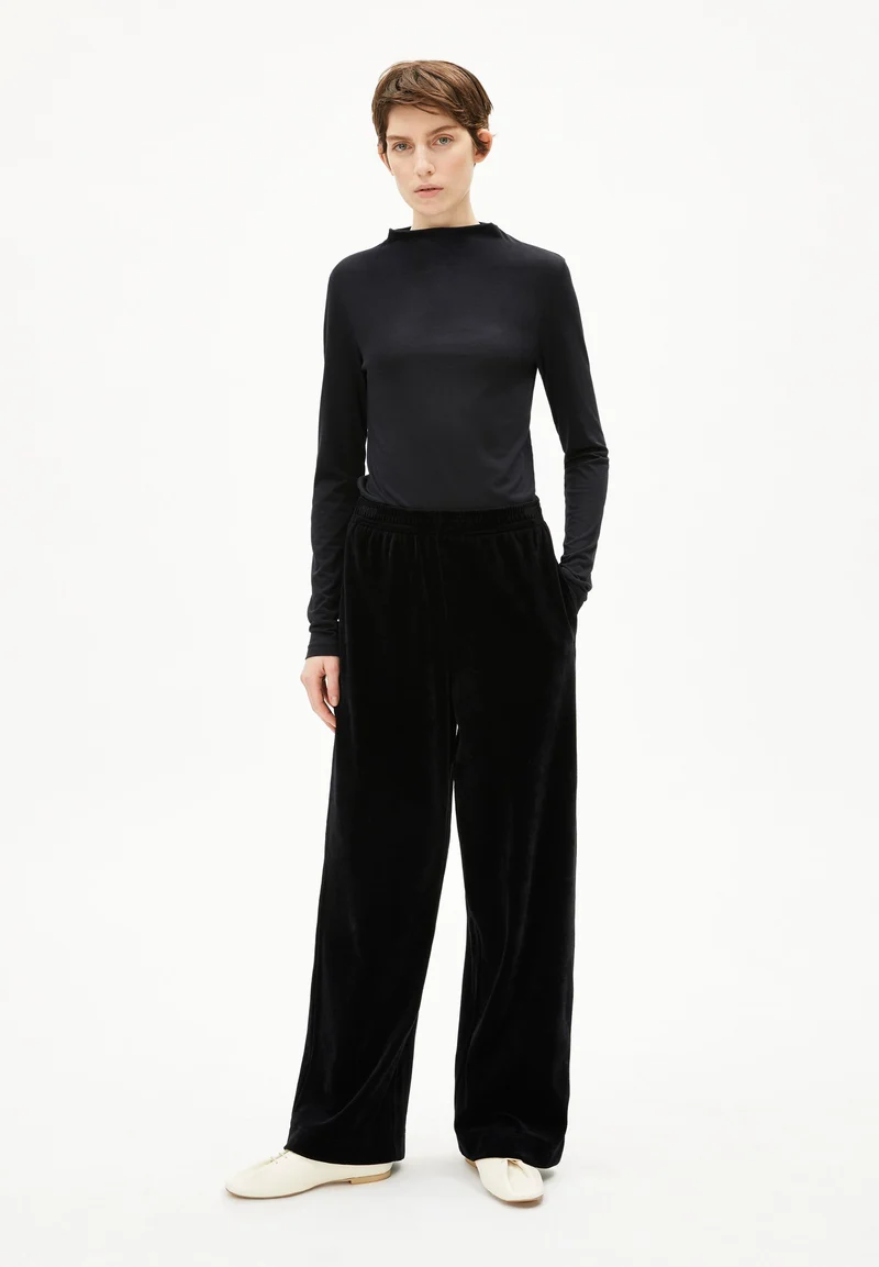 VATINAA VELVET | black