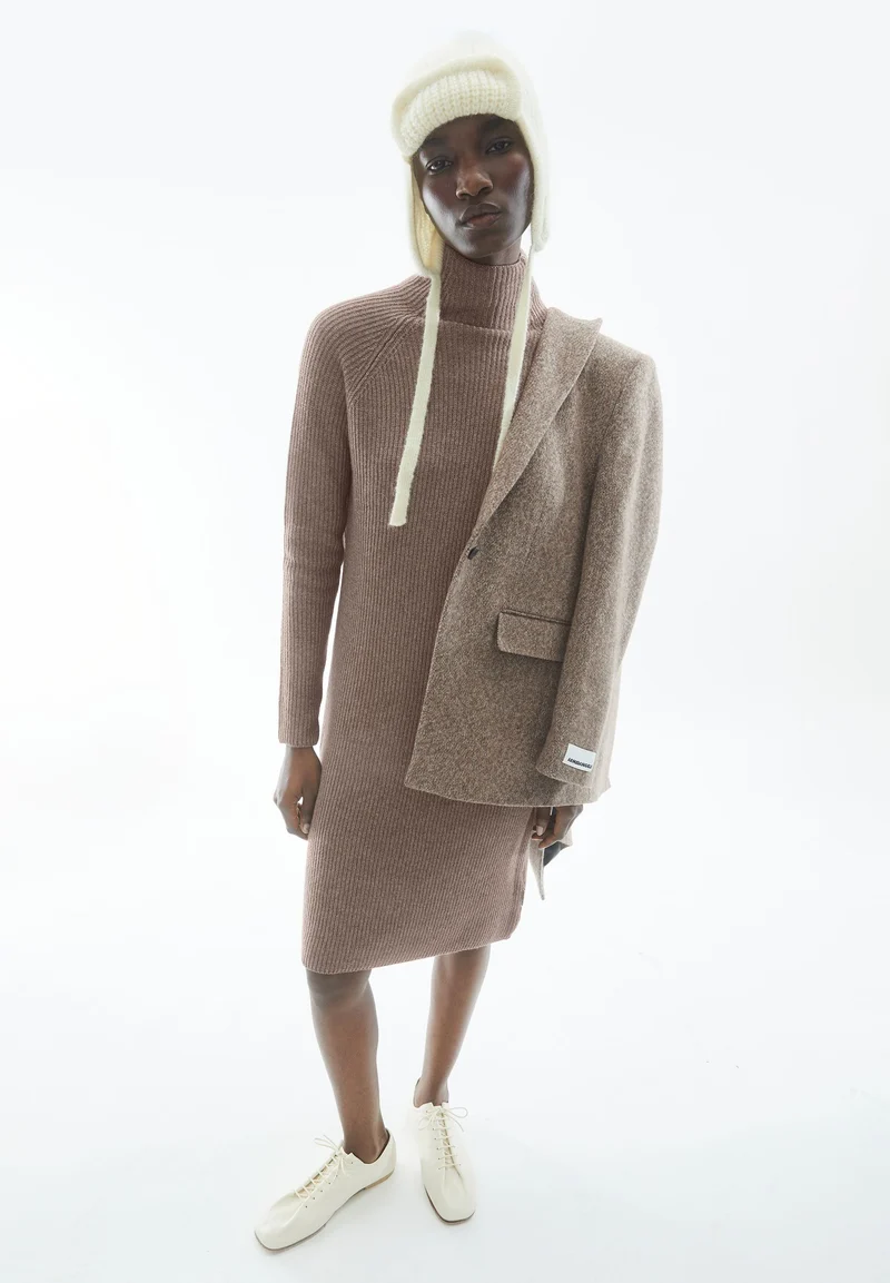 MILLAANA KLEID | cinnamon dust melange