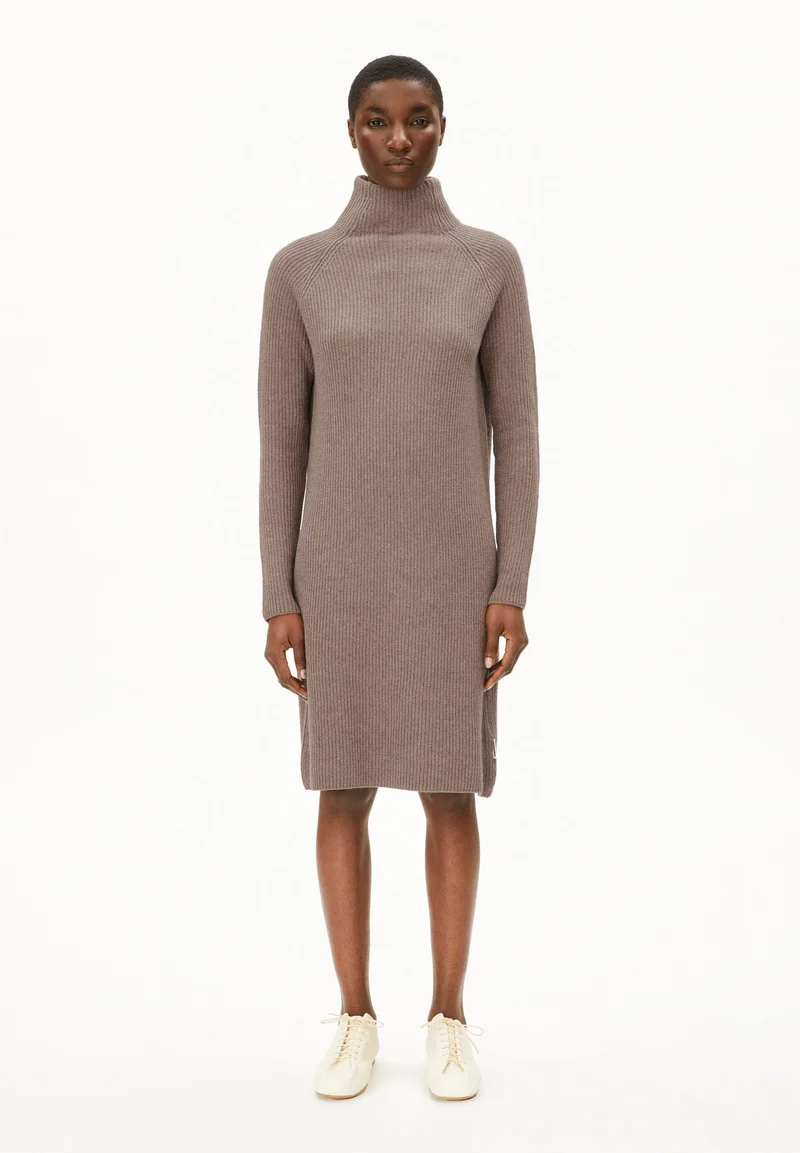 MILLAANA KLEID | cinnamon dust melange