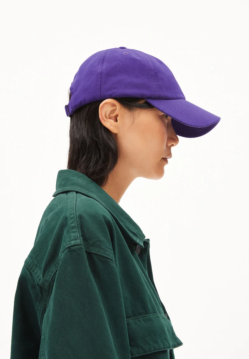 YENAAS BOLD KAPPE | indigo lilac