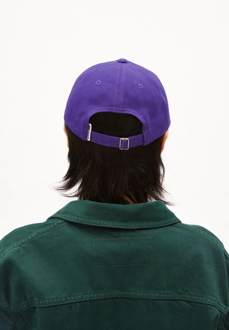 YENAAS BOLD KAPPE | indigo lilac