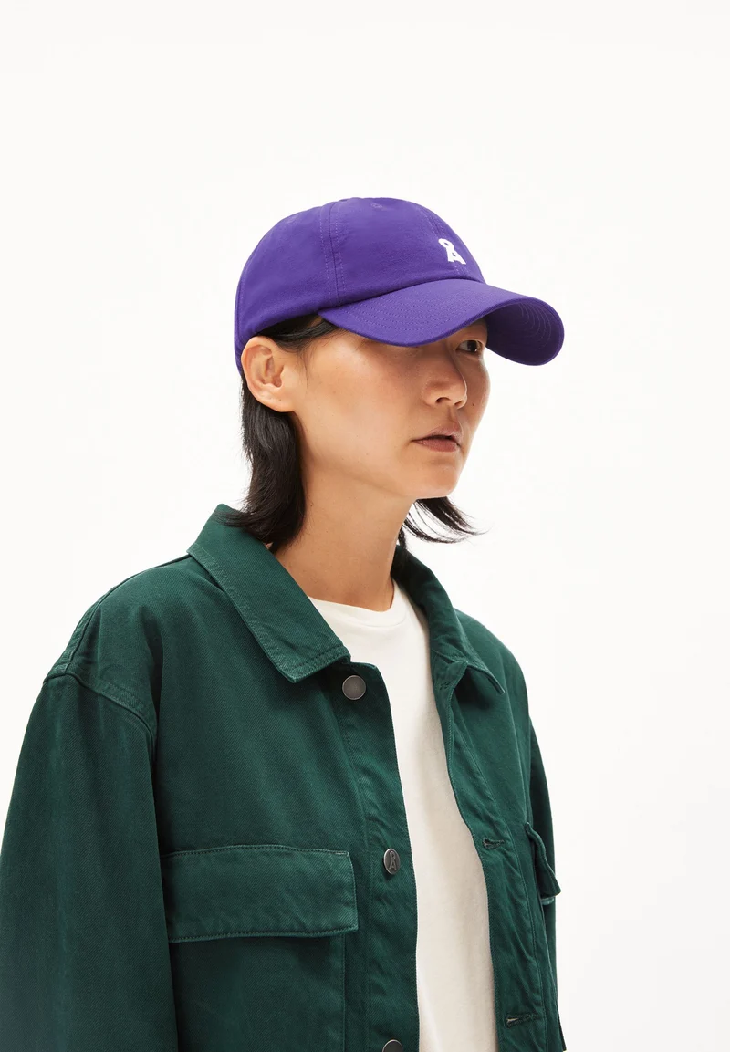 YENAAS BOLD KAPPE | indigo lilac