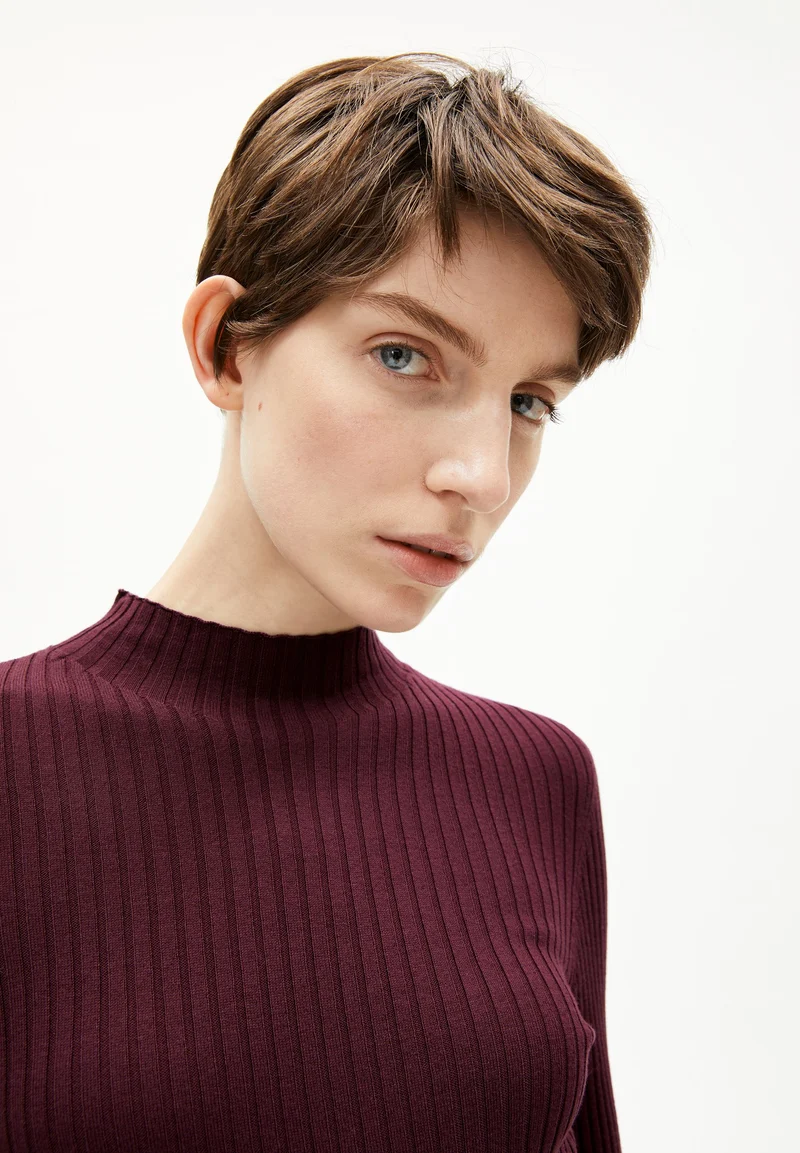 ALAANIA STRICKPULLOVER | dark cranberry