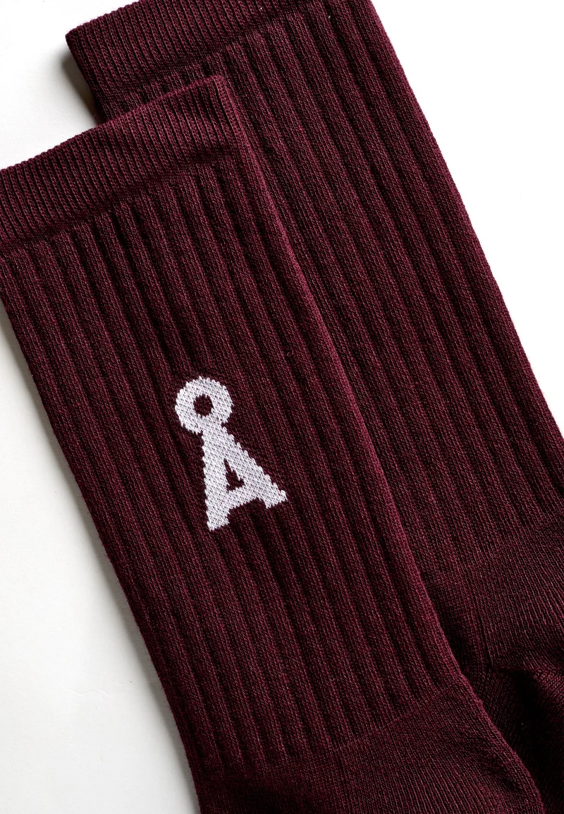 SAAMUS BOLD SOCKEN | dark cranberry