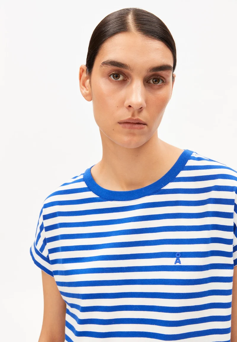 IDAARA GESTREIFTES T-SHIRT | white-dynamo blue