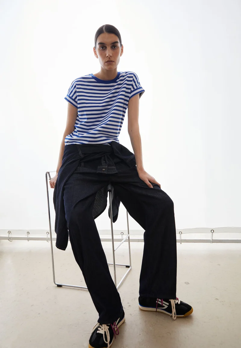 IDAARA GESTREIFTES T-SHIRT | white-dynamo blue
