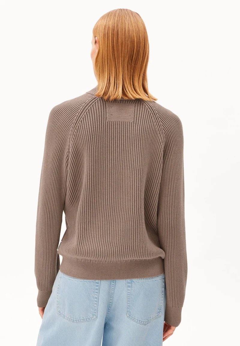 VANISÉ STRICKTROYER | cinnamon dust-dark cinnamon dust