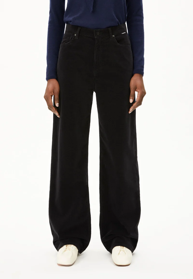 ENIJAA VELVET | black