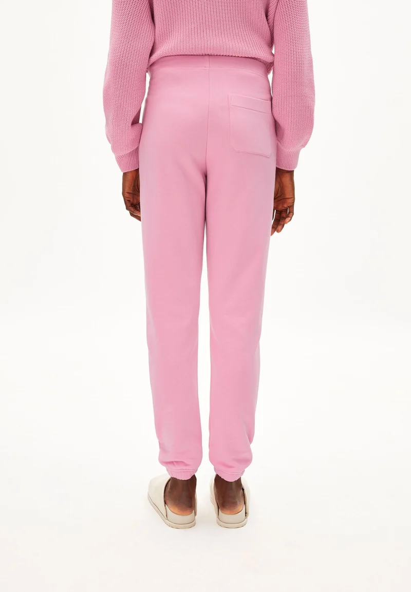IVAA | raspberry pink
