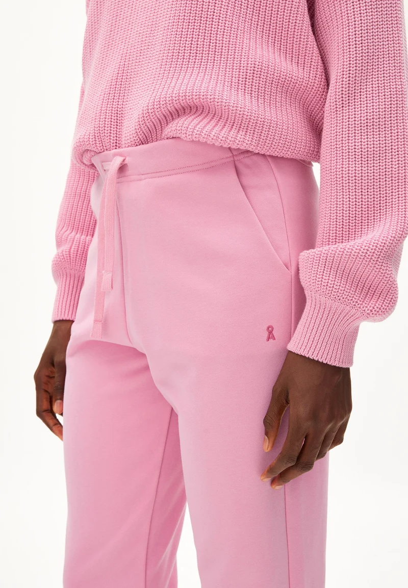 IVAA | raspberry pink