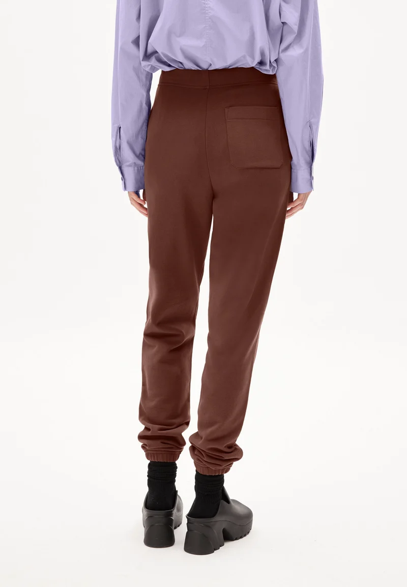 IVAA | deep brown