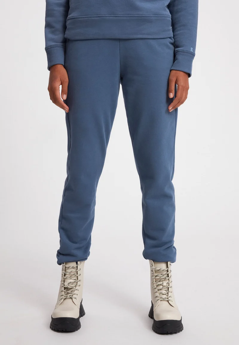 IVAA | foggy blue