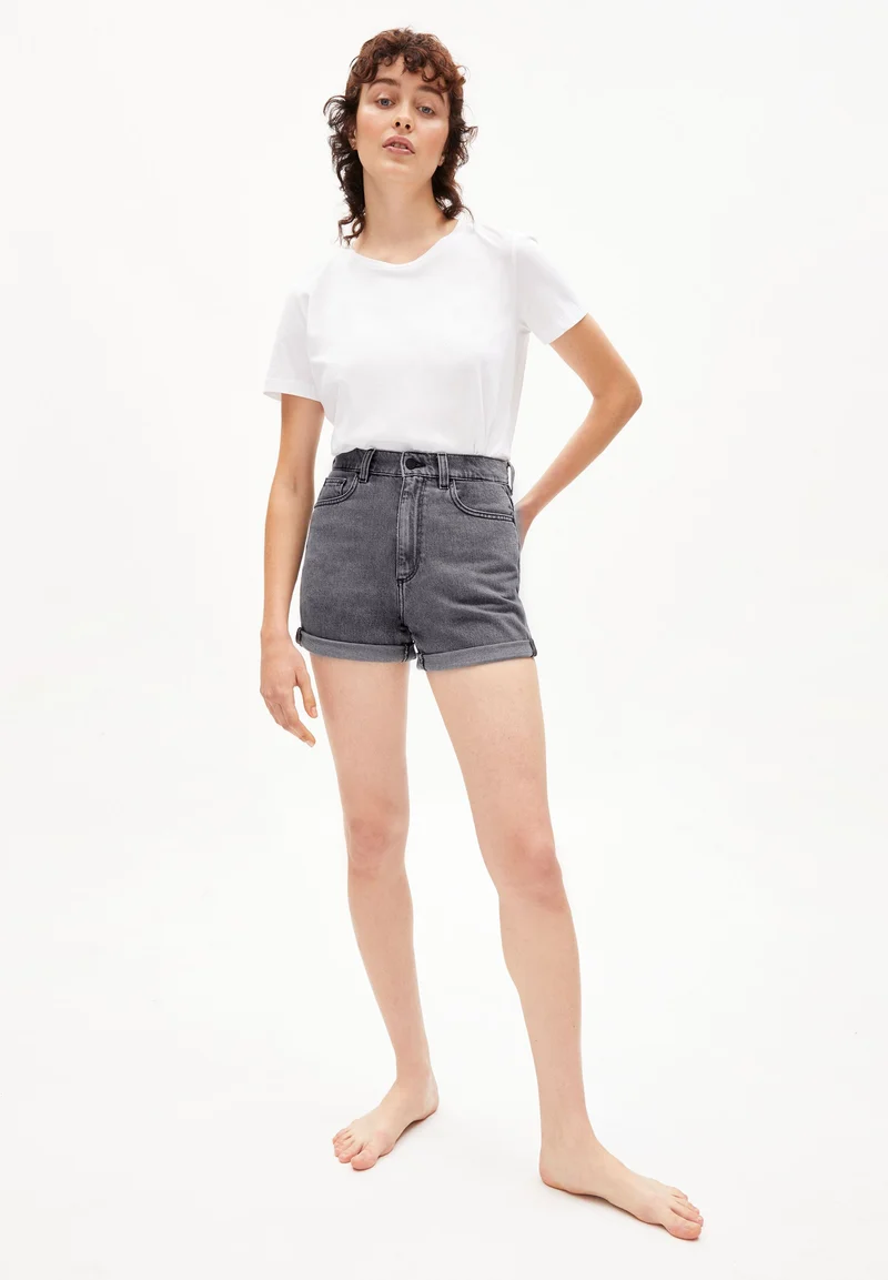 SILVAA | farrow