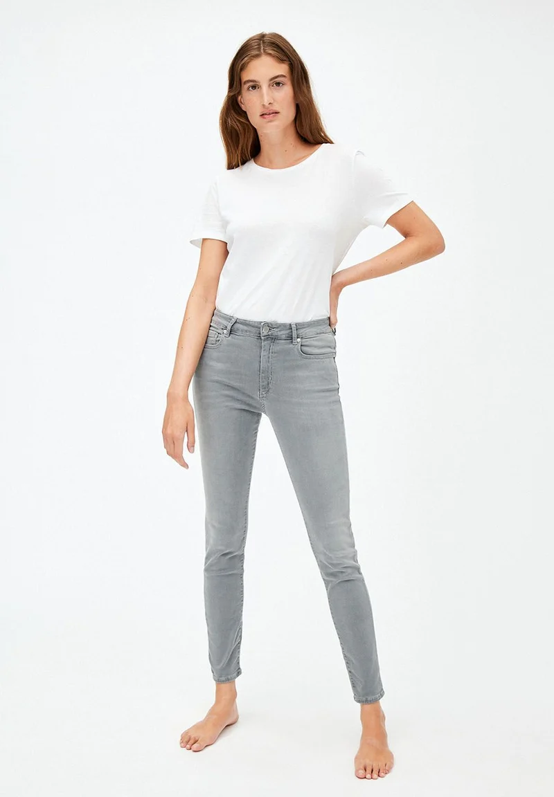 TILLAA X STRETCH | silver grey