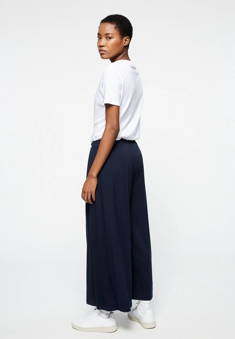 KARO LINAA SOLID | dark navy
