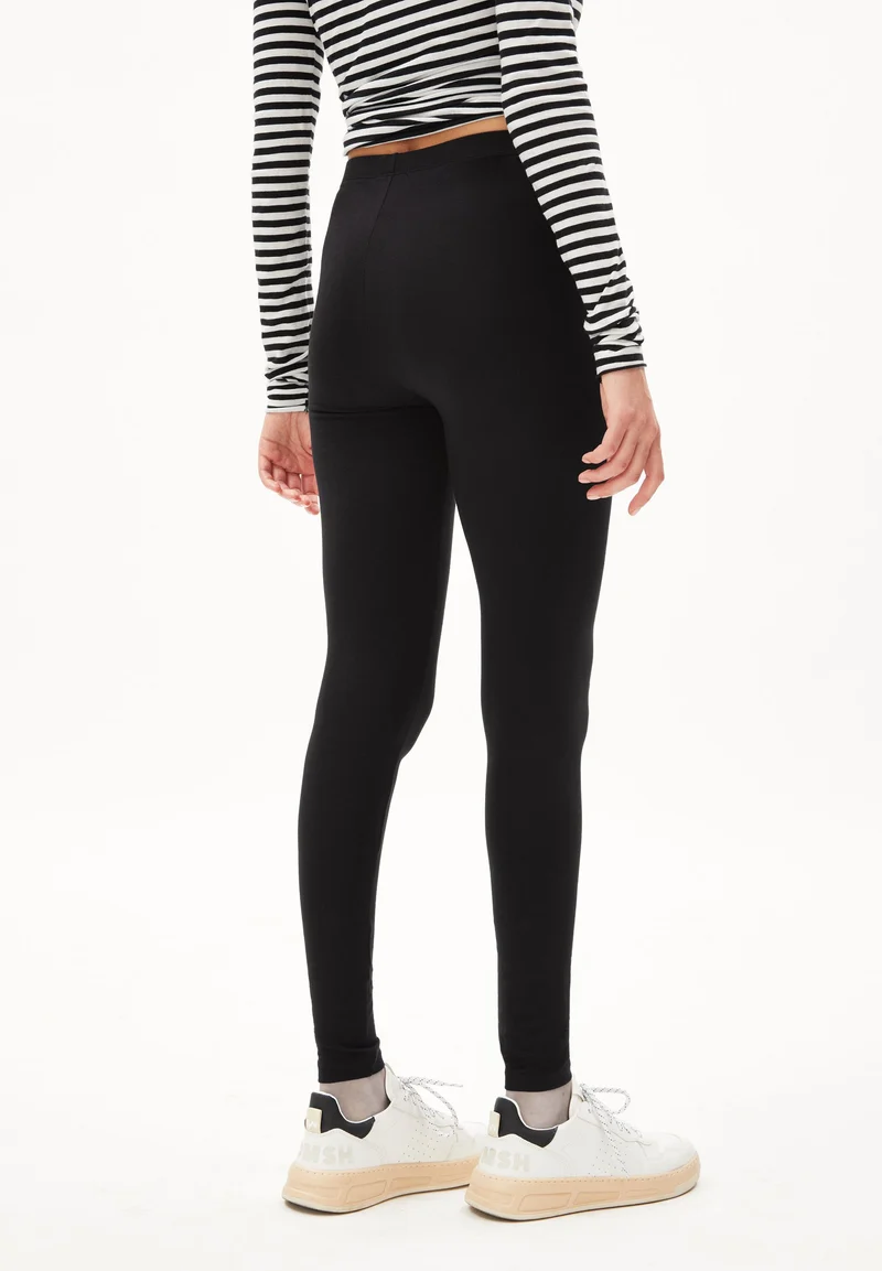 SHIVAA | black