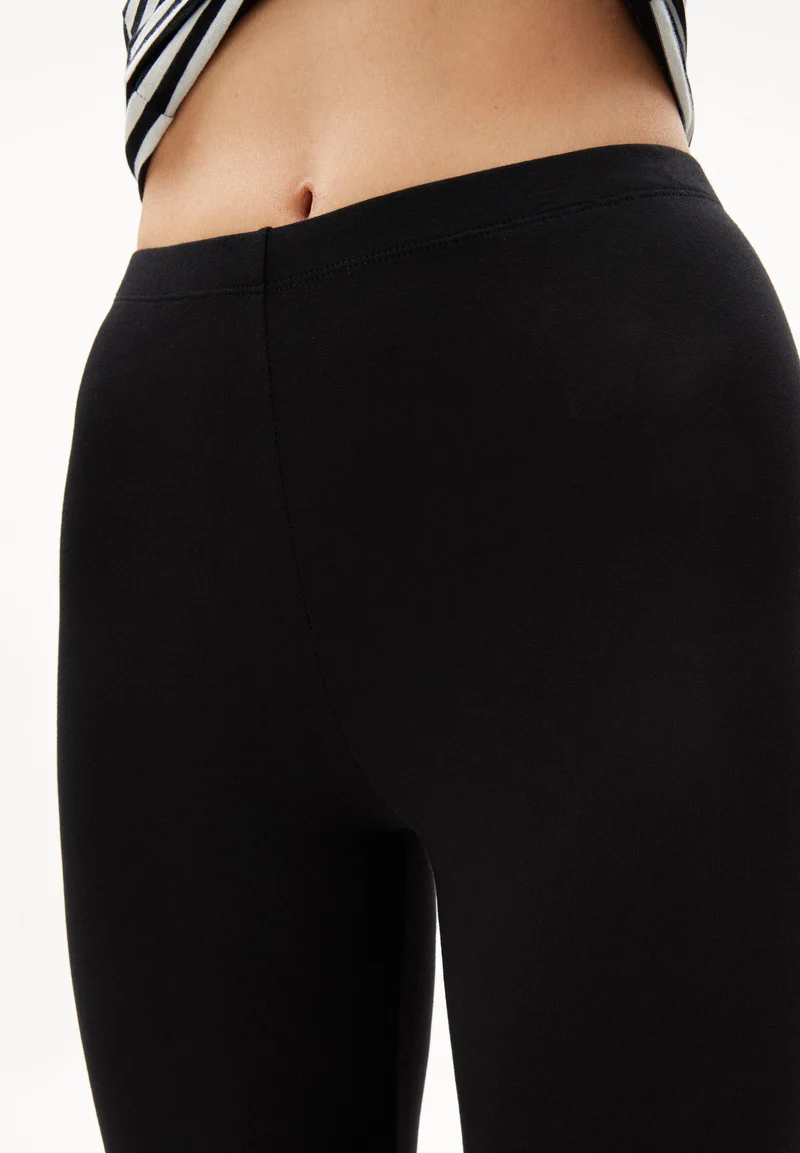 SHIVAA | black