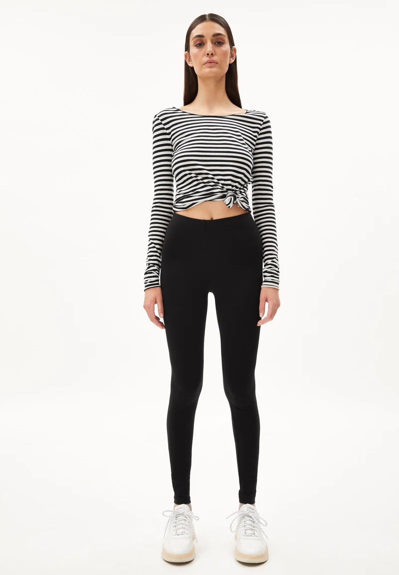 SHIVAA | black