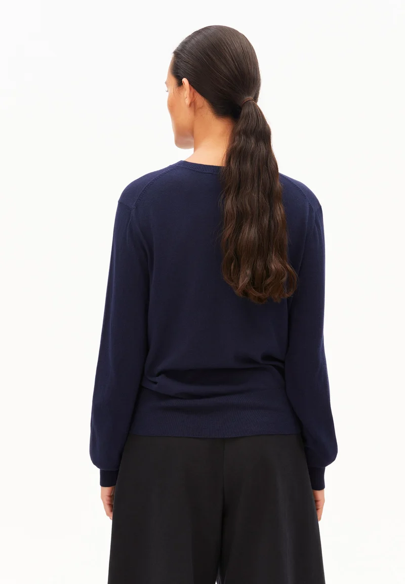 FEINSTRICKPULLOVER | tinted navy