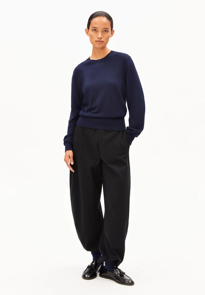 FEINSTRICKPULLOVER | tinted navy