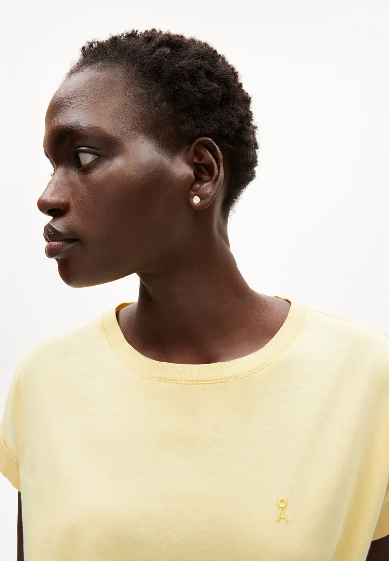 IDAARA T-SHIRT | straw
