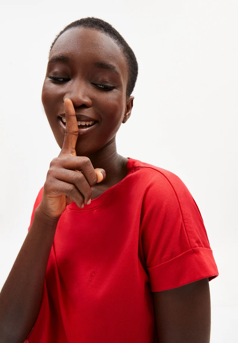 IDAARA T-SHIRT | dark poppy