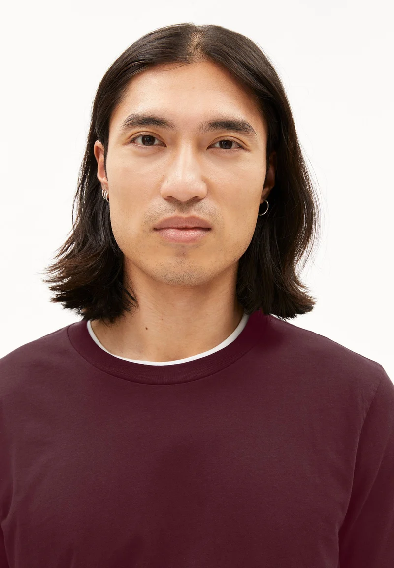 JAAMES T-SHIRT | cranberry juice
