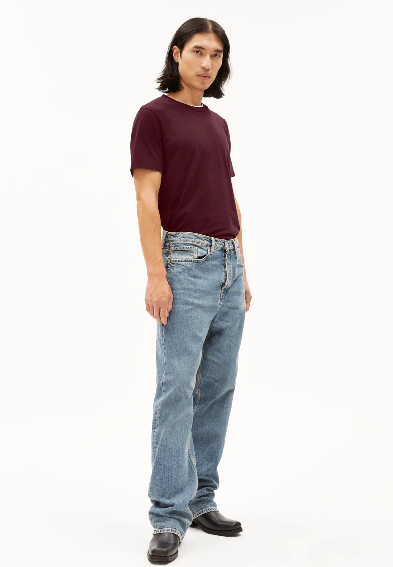 JAAMES T-SHIRT | cranberry juice