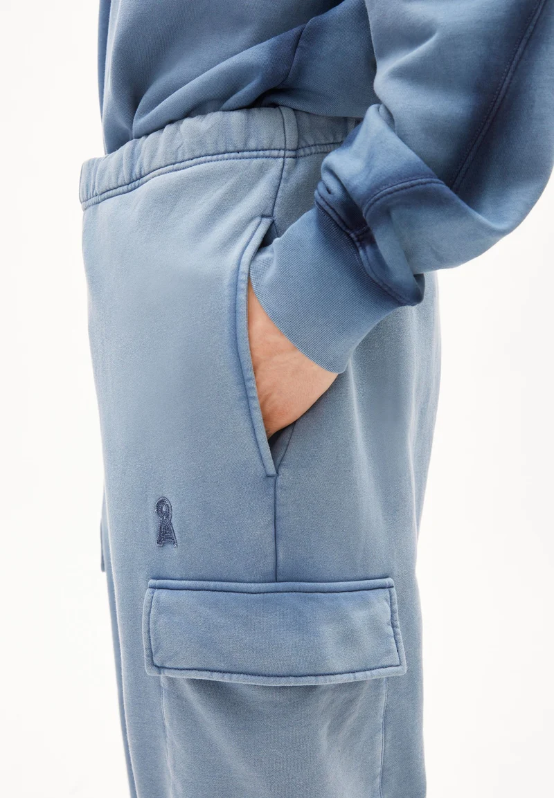 ICONIC Å BAASTI CARGO SWEATPANT | nightshadow washed